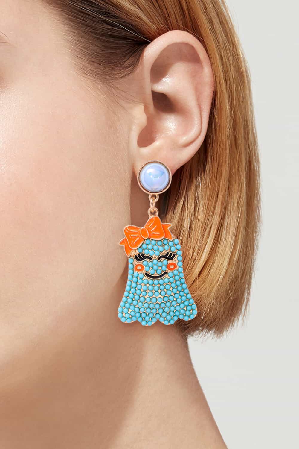 Smiling Ghost Shape Synthetic Pearl Earrings - FloofChonk