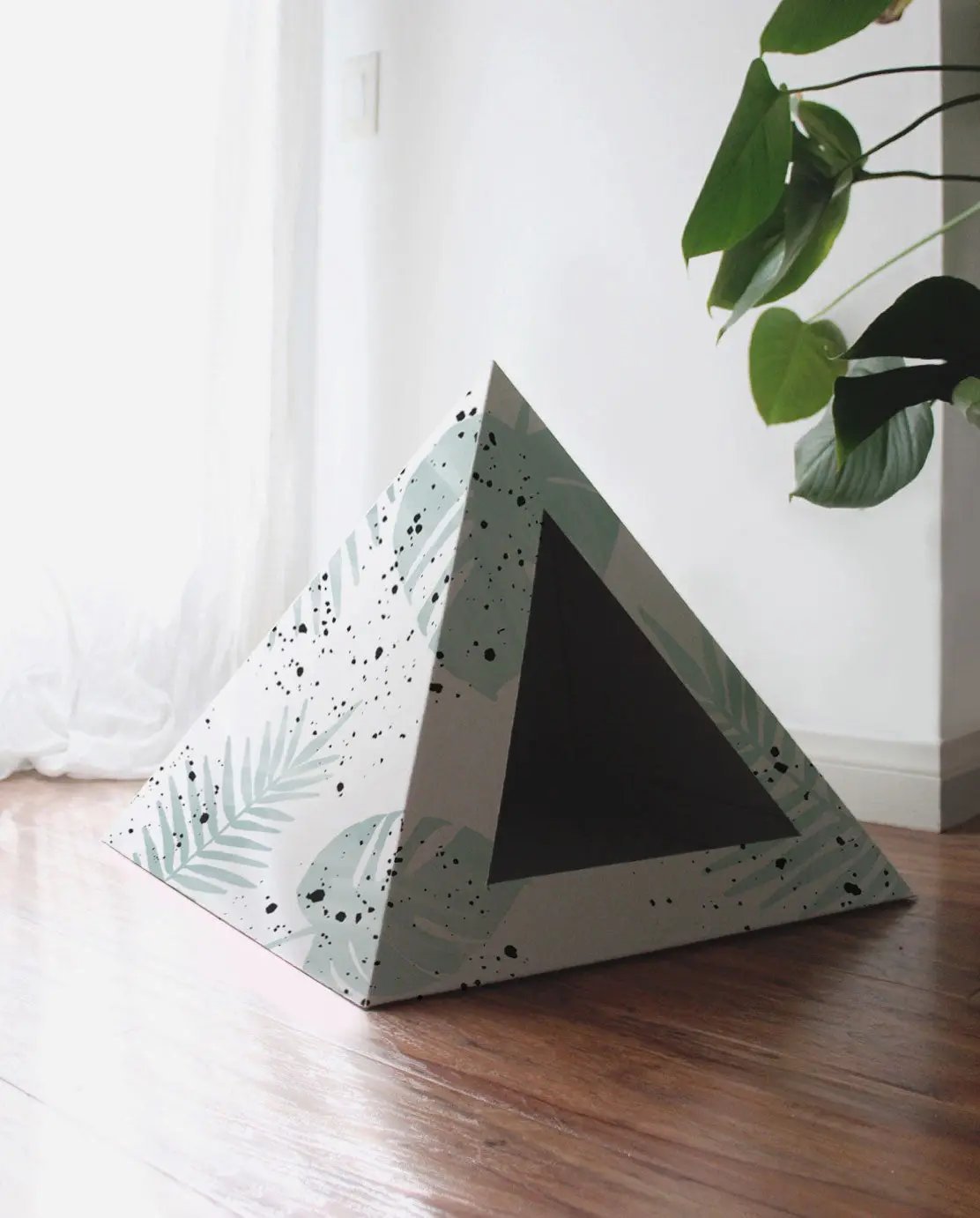 'Oasis' Cardboard Cat Pyramid - FloofChonk
