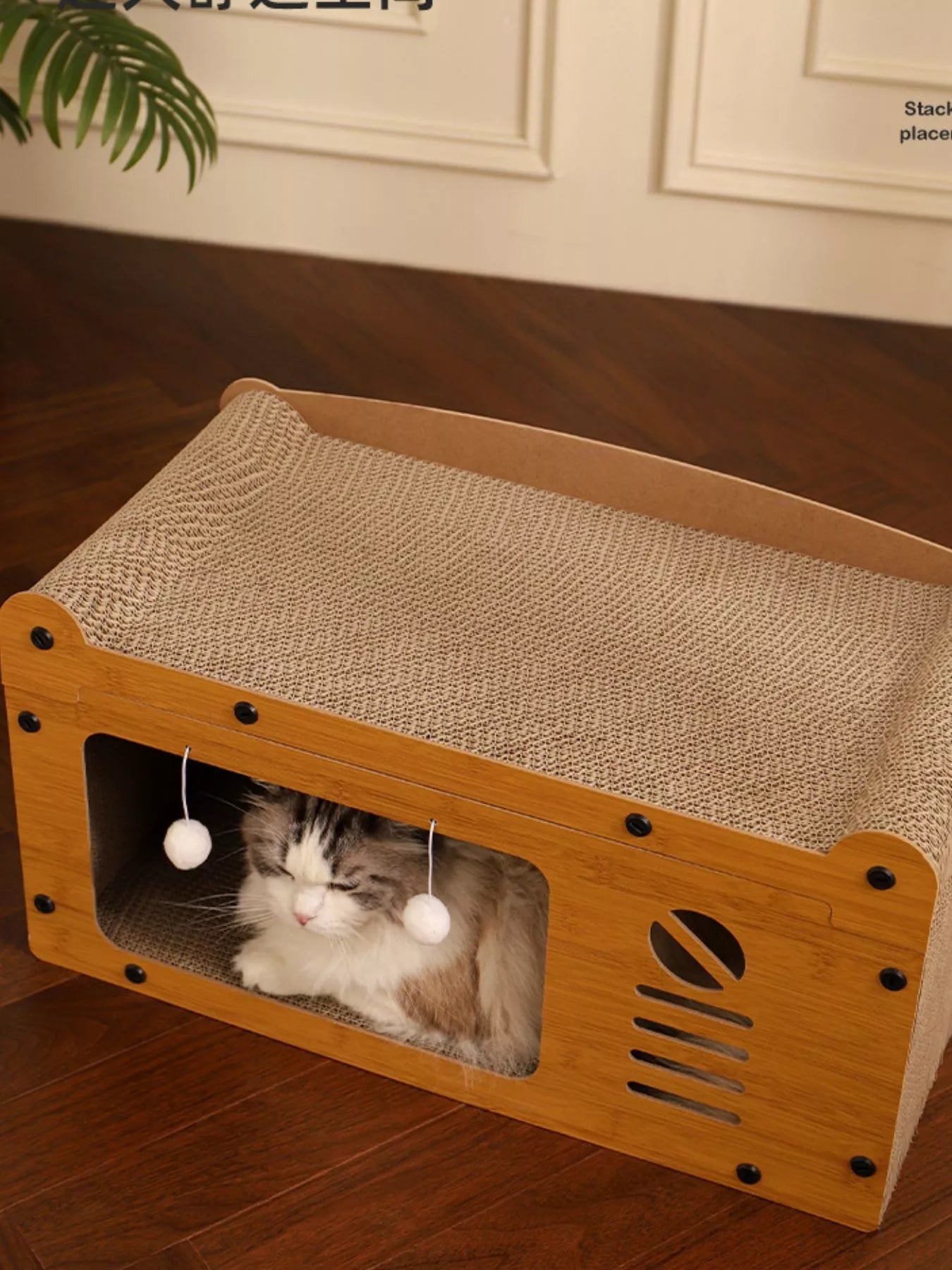 Wooden Cat House with Scratching Pad - FloofChonk