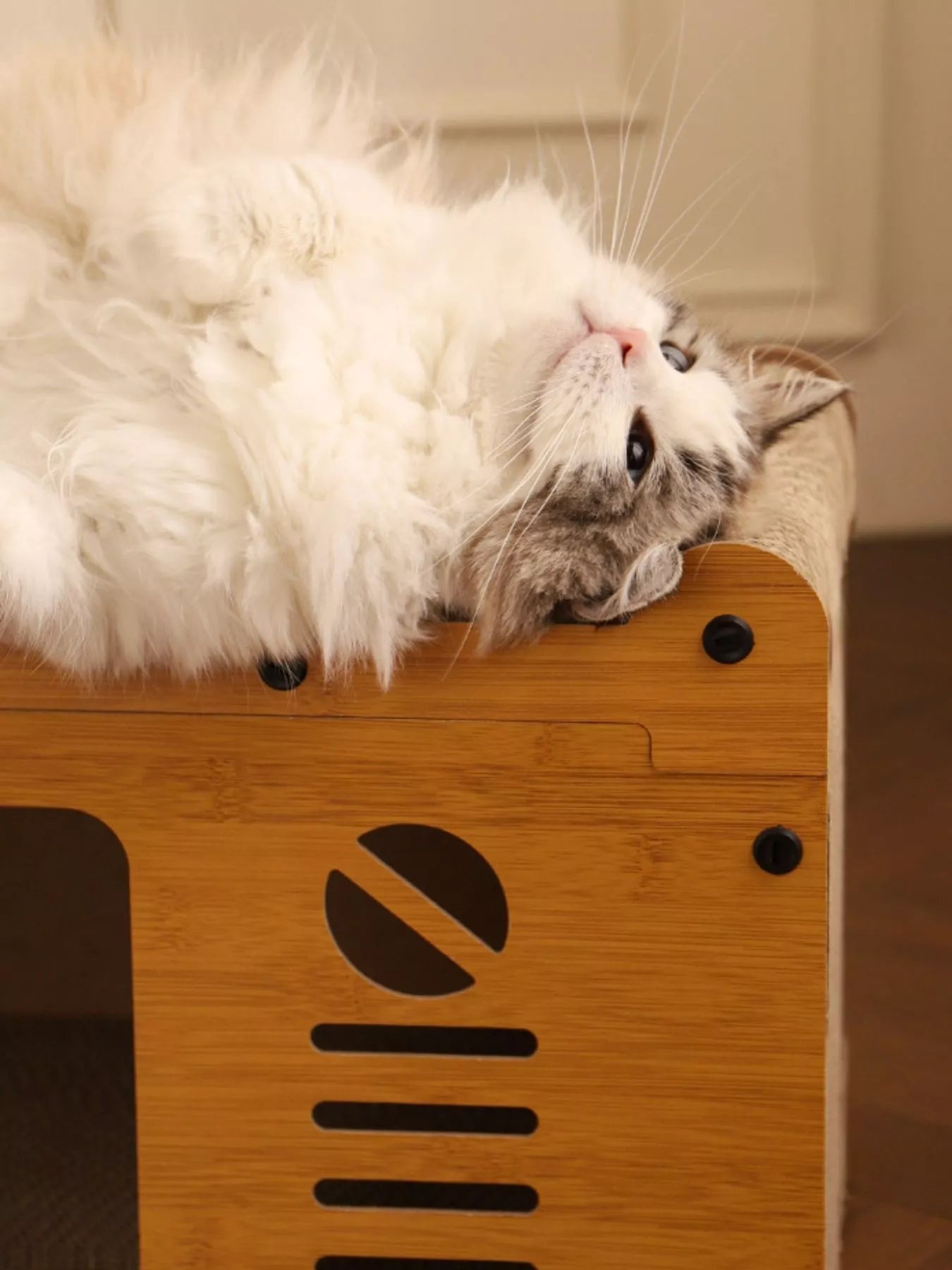 Wooden Cat House with Scratching Pad - FloofChonk